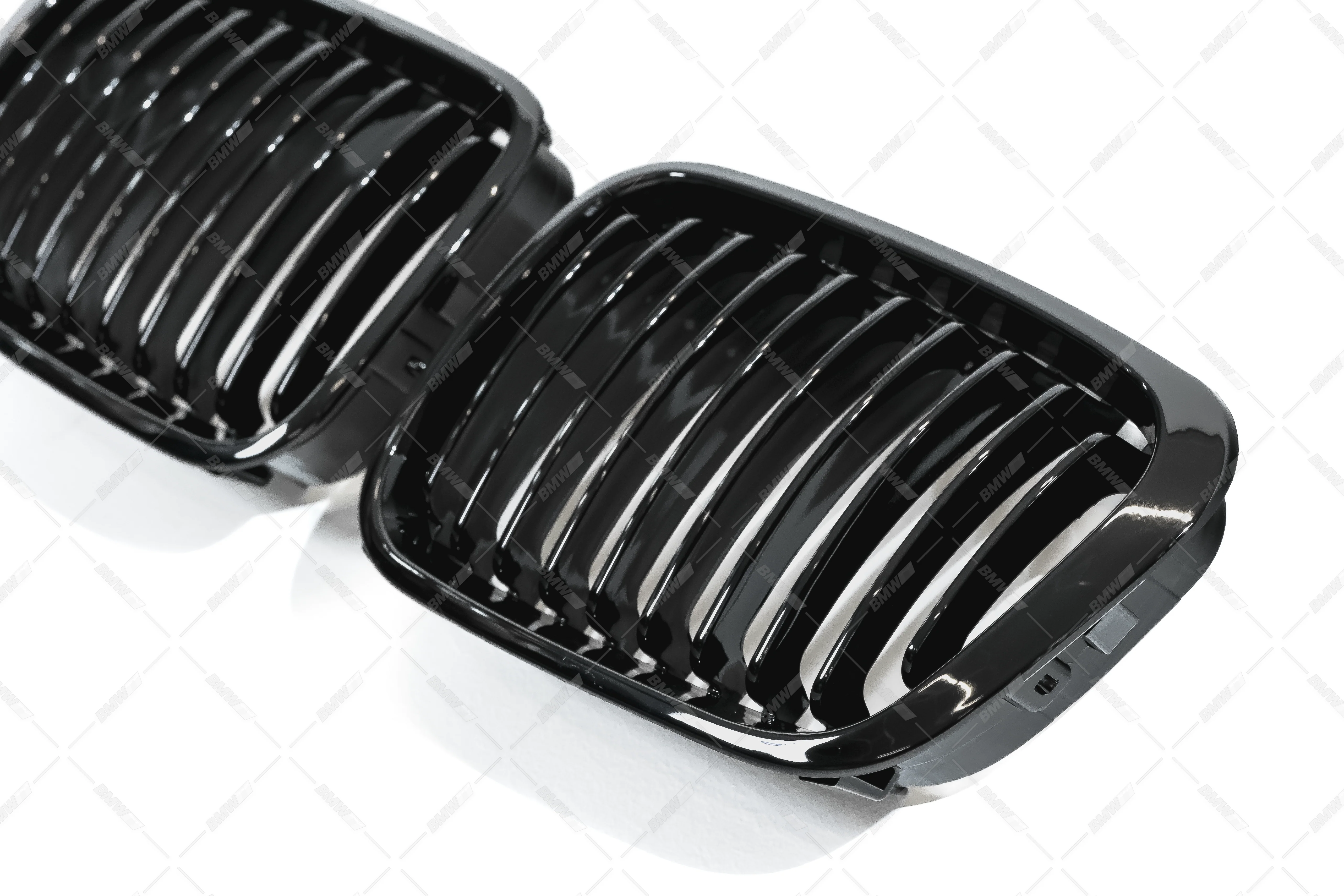 BMW E46, Sedan/Touring 98-01 kiiltävän mustat munuaiset - Image 3