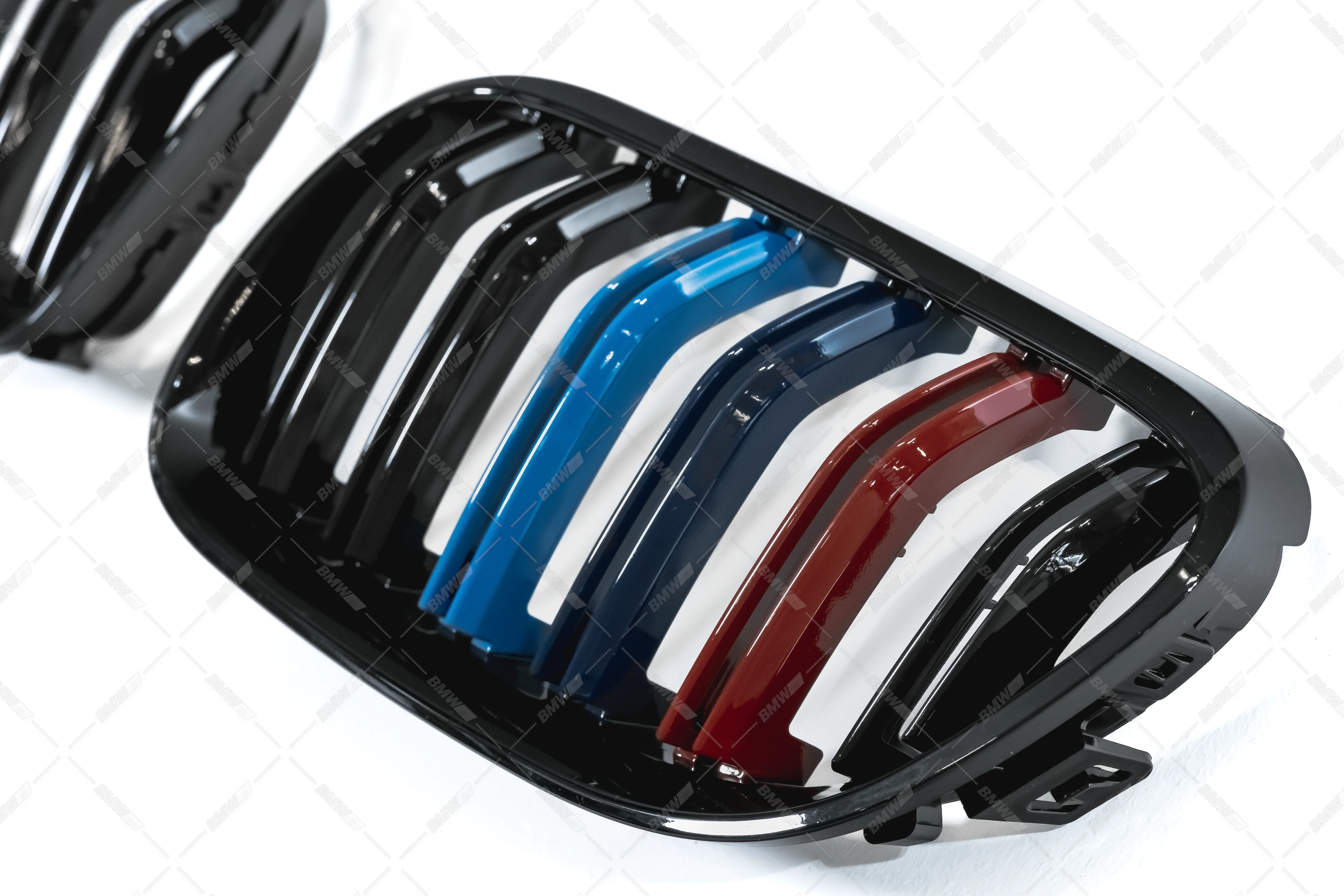 BMW E92 / E93 LCI, M-color, M-Look munuaiset - Image 3