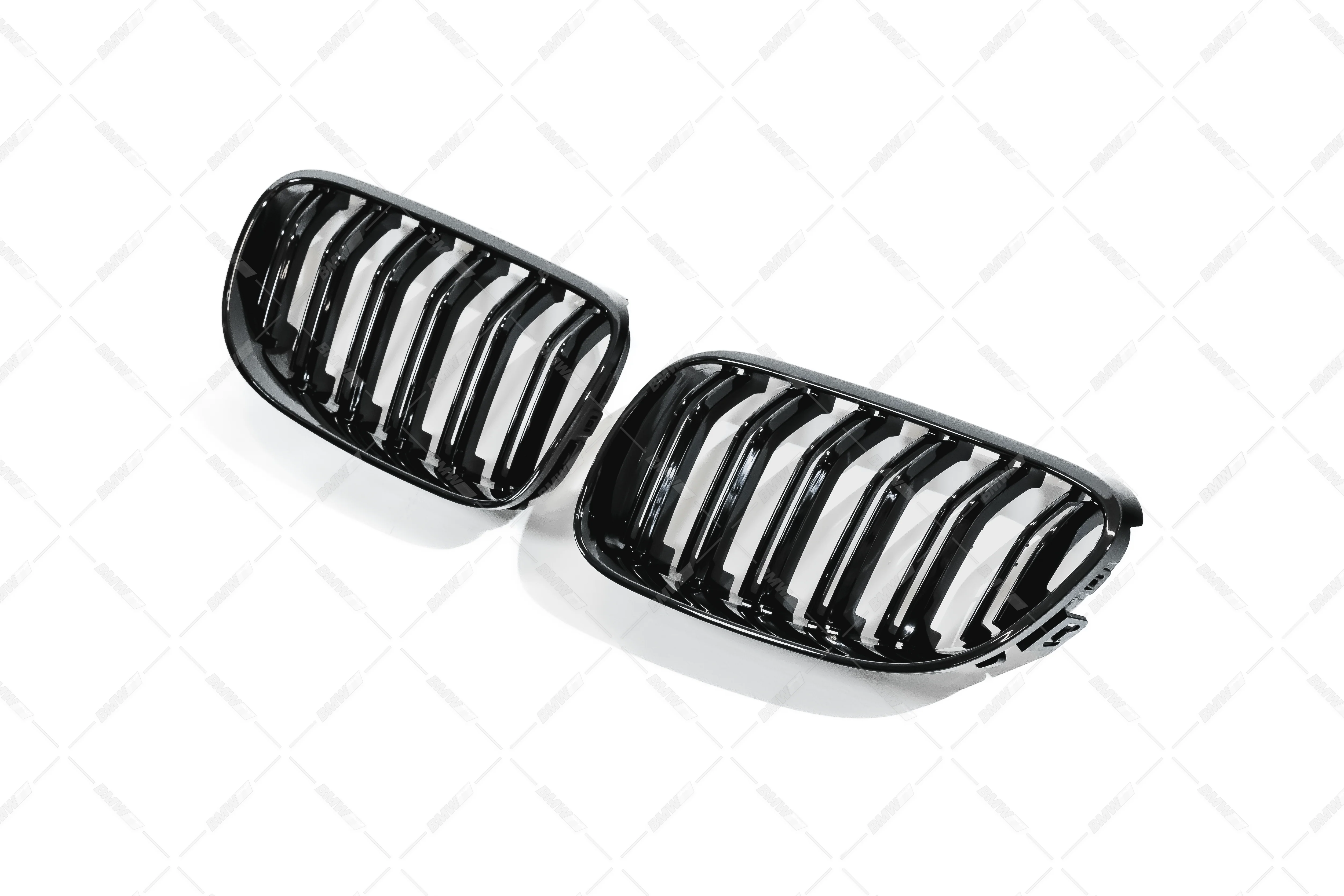 BMW E92 E93 LCI, M-Look kiiltävän mustat munuaiset - Image 3