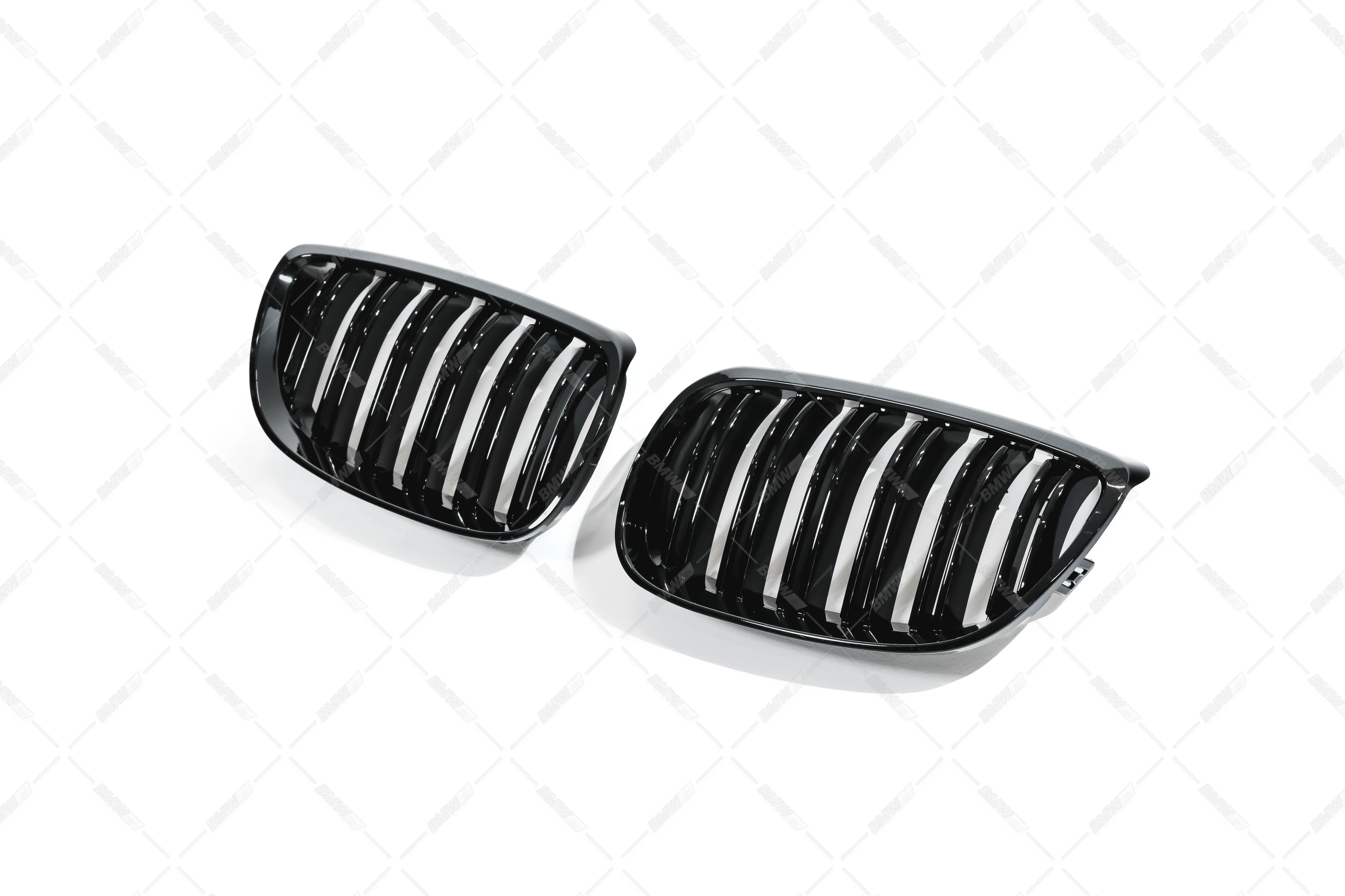 BMW E92 / E93, M-Look kiiltävän mustat munuaiset - Image 3