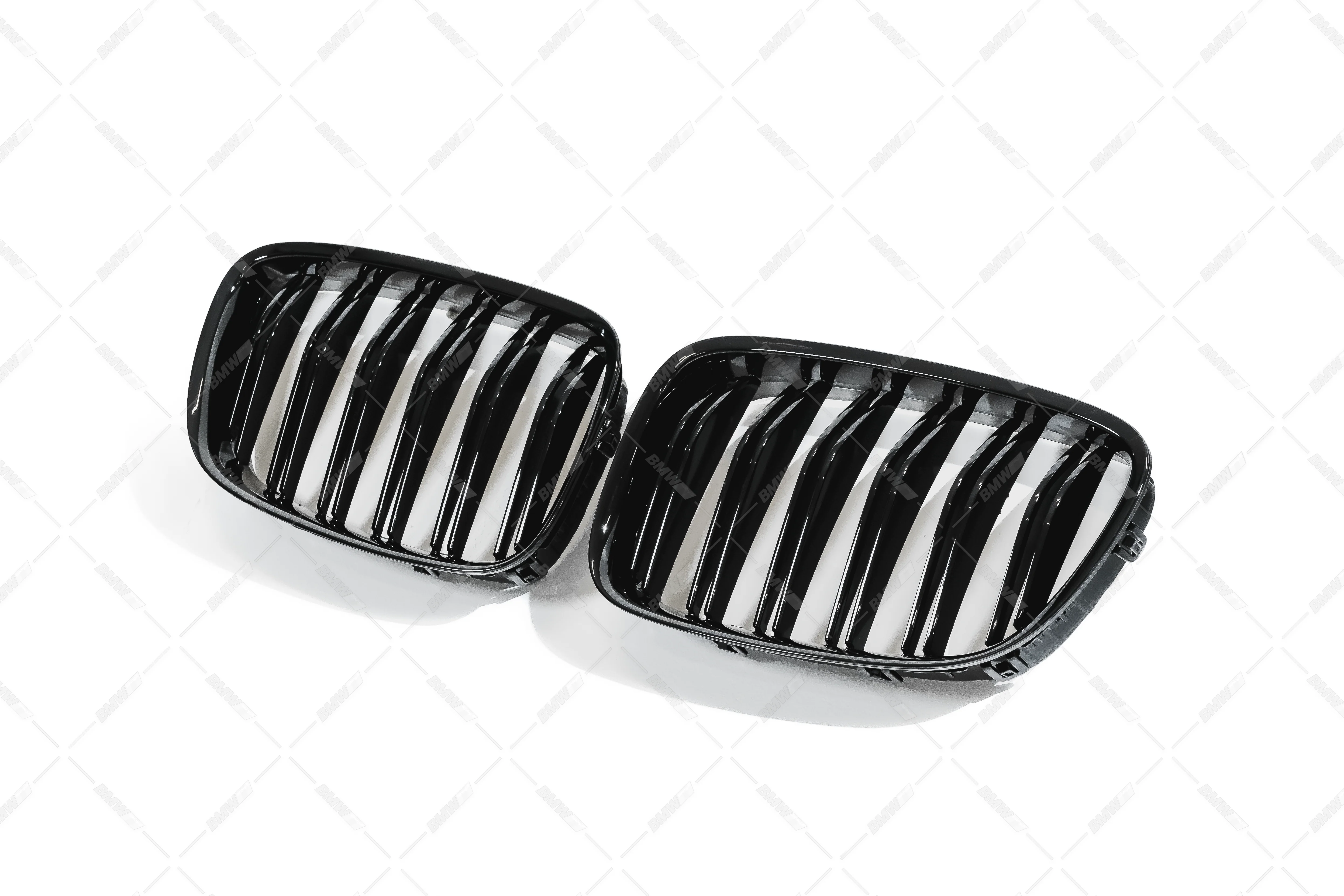 BMW F07 Gran Turismo, M-Look kiiltävän mustat munuaiset - Image 3